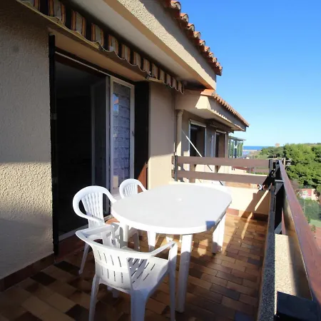 Apartment Port-vendres : T2 Calme Avec Parking, Grande Terrasse Ensoleillee Et Proche Du Port - Fr-1-309-215 *